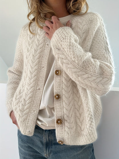 Valeria | Strickjacke mit Knöpfen und Zopfmuster