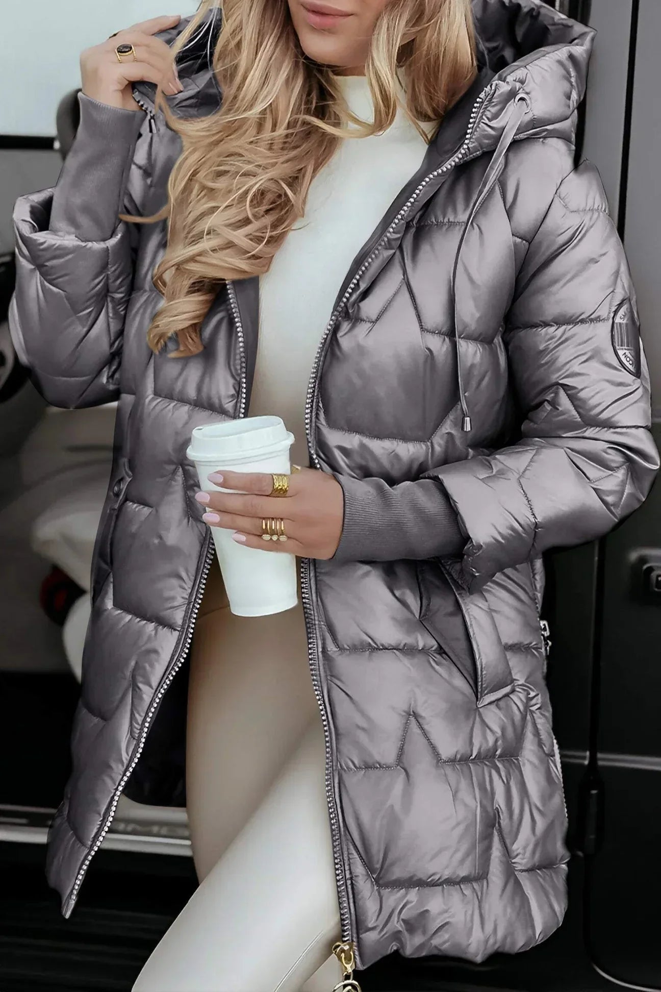 Caterina | Eleganter Wintermantel mit Kapuze und Fütterung